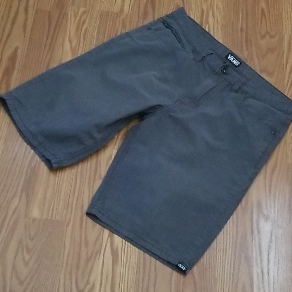 Van off‎ the wall shorts size 30
